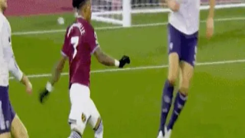 澳美运动员荣获单板滑雪U型场地技巧赛金牌